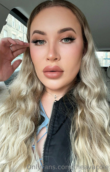 theavacole art star img