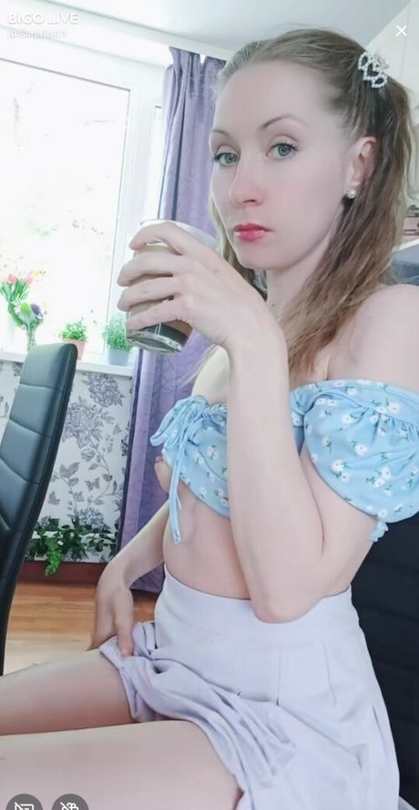 Bigo Live erotic model img