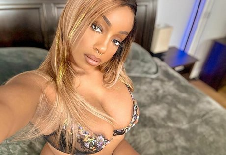 Lily Starfire star pretty pic