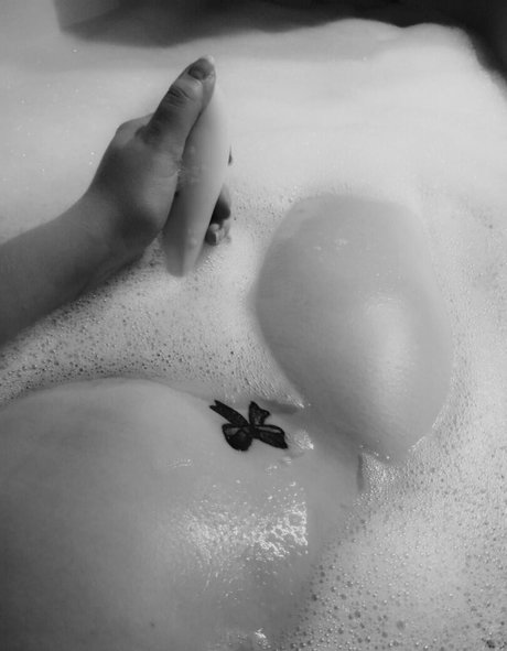 selfie nude onlyfans beautiful nude gallery