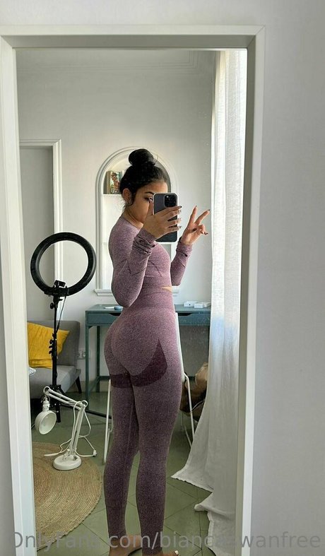 skinny model onlyfans naked photo