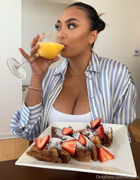 lindavo pornstar naked pic