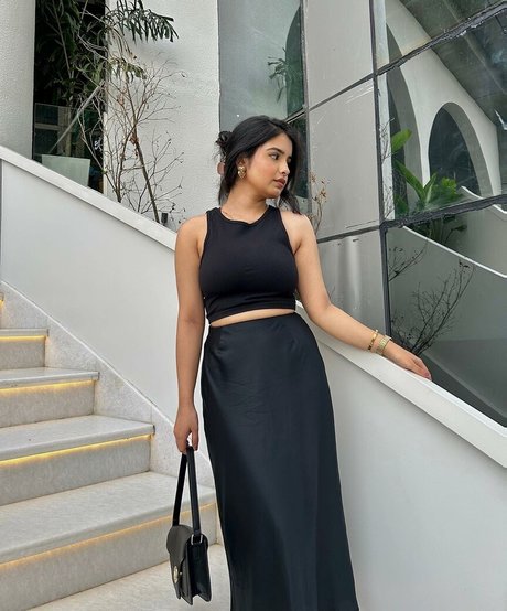 Aarushi Abrol model xxx pic