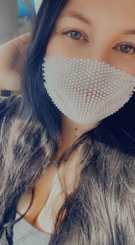 niabugs nude star photos