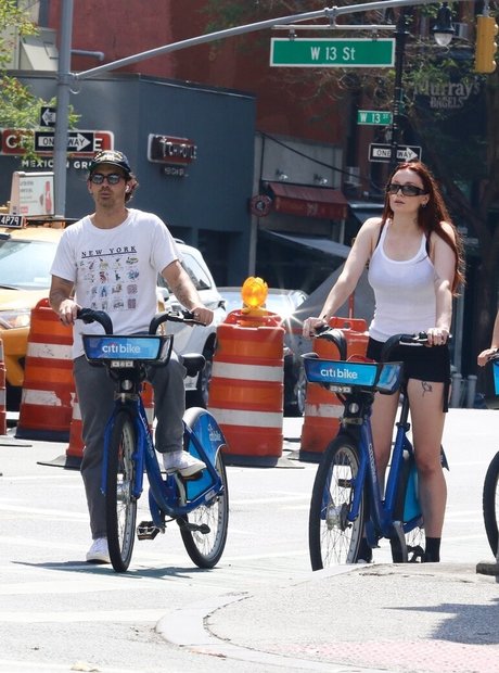 beautiful shemale onlyfans art nude img