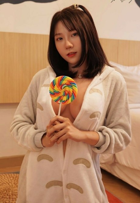 Jenadammaya sexy model photo