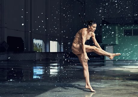 Ali Krieger star art photo