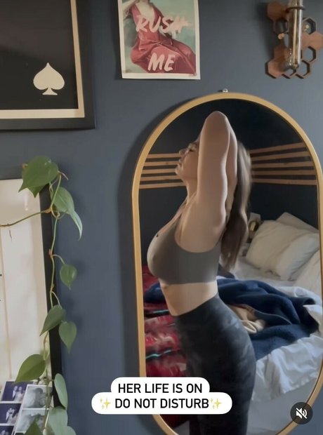 dailyvitaminb pornographic model picture