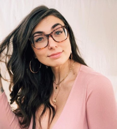 dailyvitaminb model perfect picture