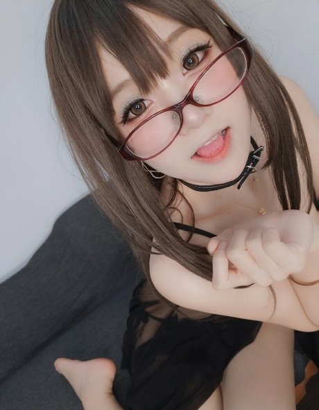YaoYaoQwQ naked model pictures