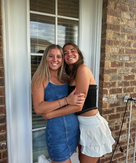 Katie Gilmore sexy star img