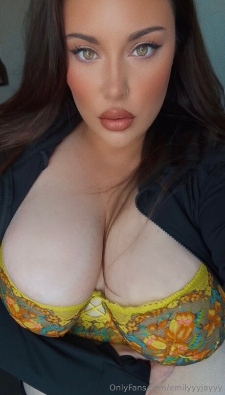 Emilyyyjayyy model adult images