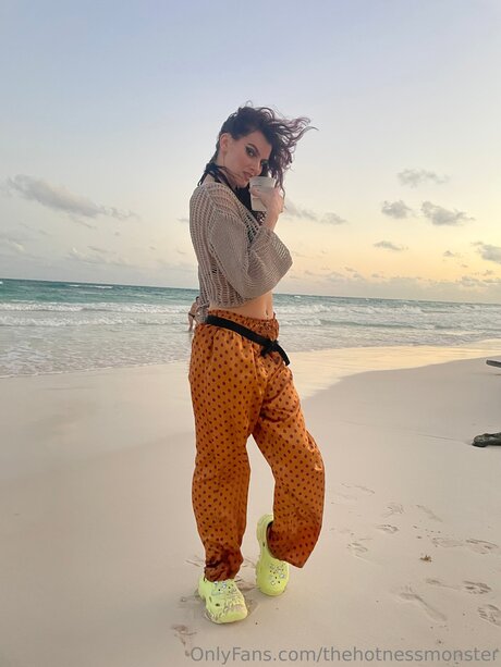 Thehotnessmonster erotic pornstar image