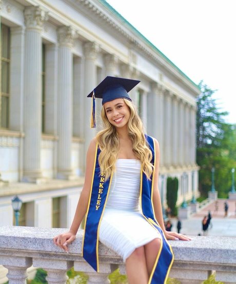 busty mom onlyfans pretty pic