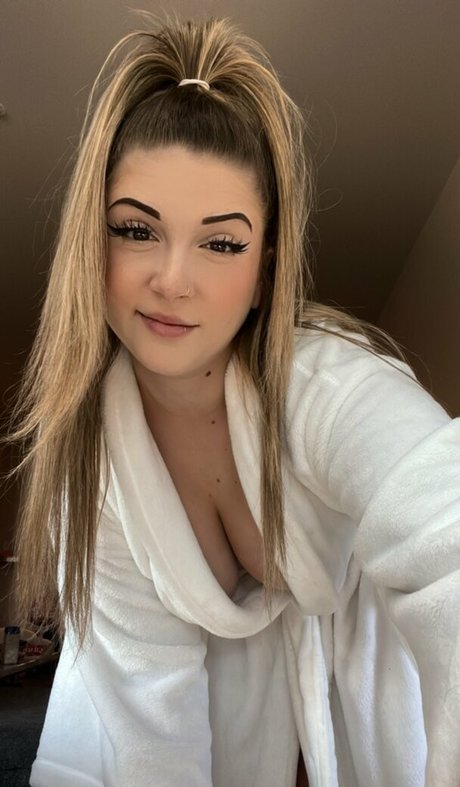 Dolly Mattel nude pornstar pic