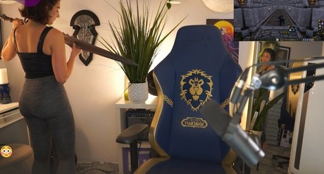 Palmbee art model pic