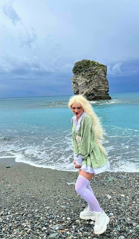 Nightlyy hot pornstar archive