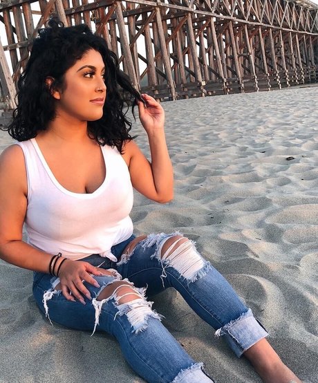 Lucia Yanez pornstar hd pics