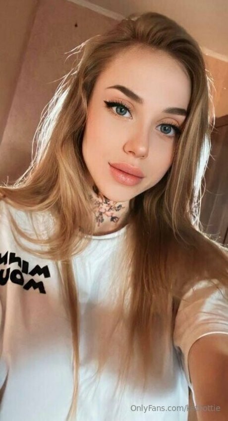 blowjob brunette onlyfans hot images