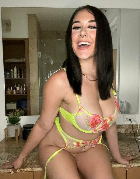 bustylilmegan pornstar sexy galleries