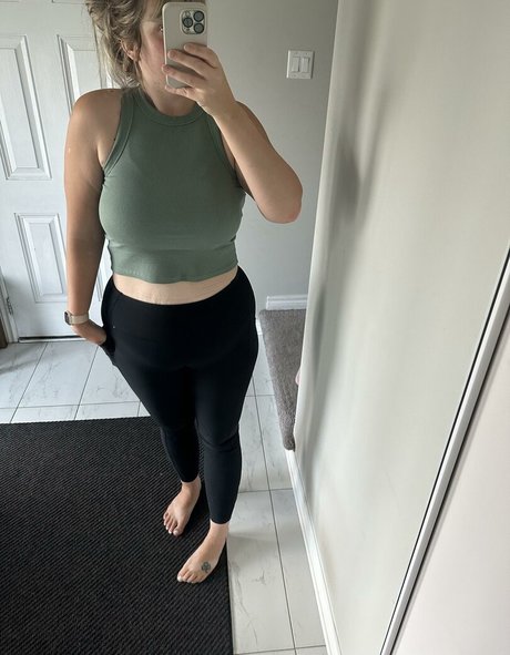 MissesP naked pornstar gallery