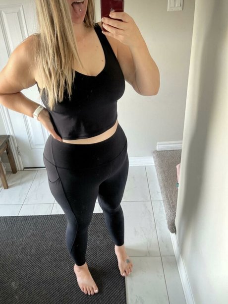 MissesP hot model image