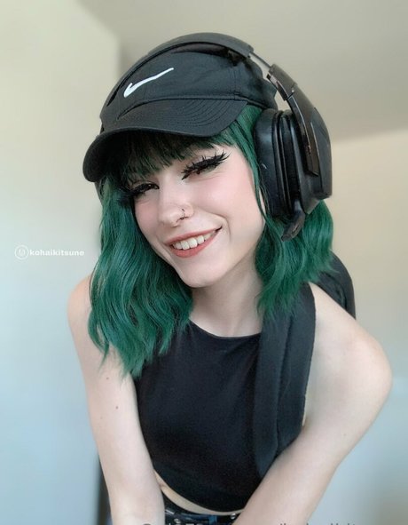 kohaikitsune star naked photo