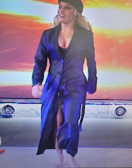 Trish Stratus Best Profile Photo