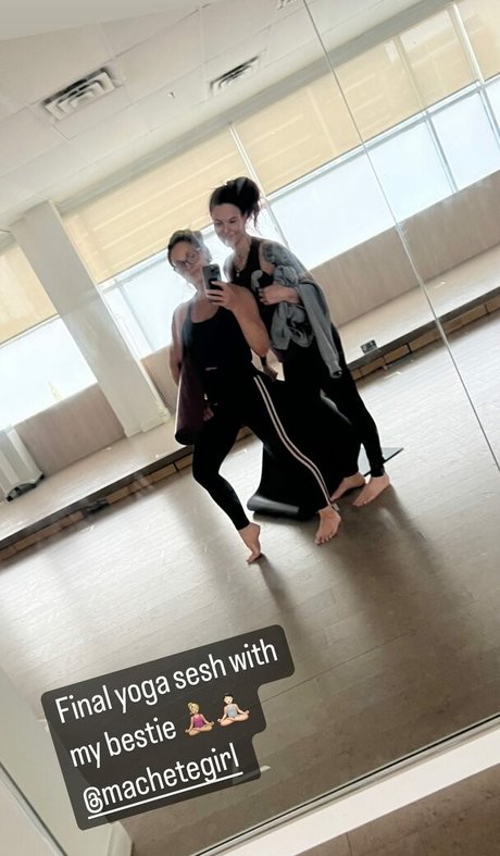 Trish Stratus model erotic picture