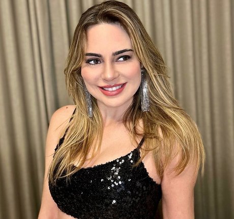 young onlyfans sexy nude pic