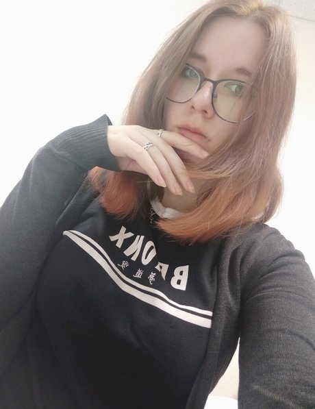 lapkieruni nude pornstar photo