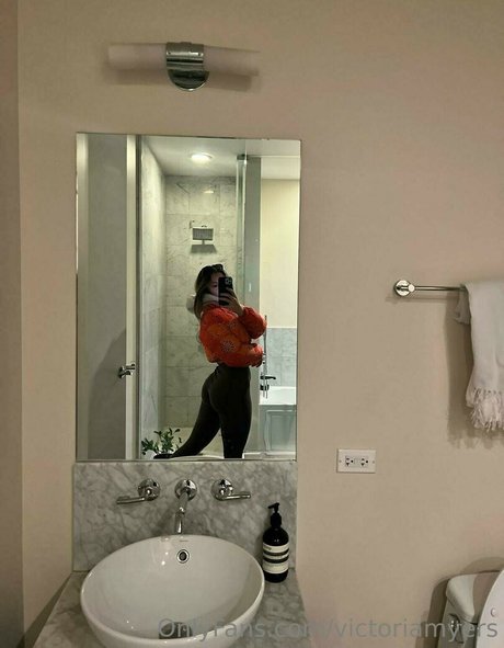 gloryhole wife onlyfans art naked img