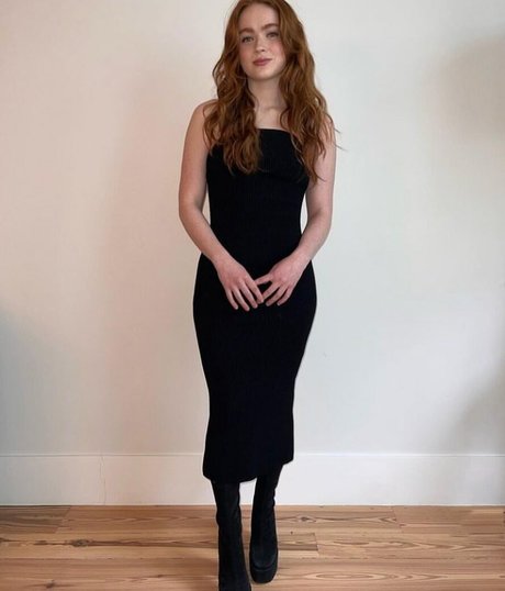 Sadie Sink pornstar beautiful gallery