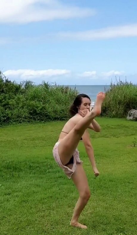 Julia K Barni sexy star galleries