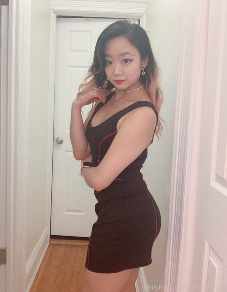pearlpeony model sex pics