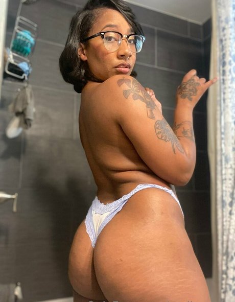 wheelchair onlyfans top img