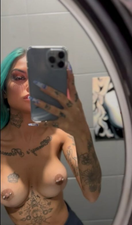 busty mom onlyfans free nude images