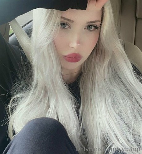 curvy shemale onlyfans top pics