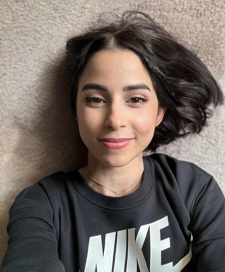 Sara Stefanizzi model hot pictures