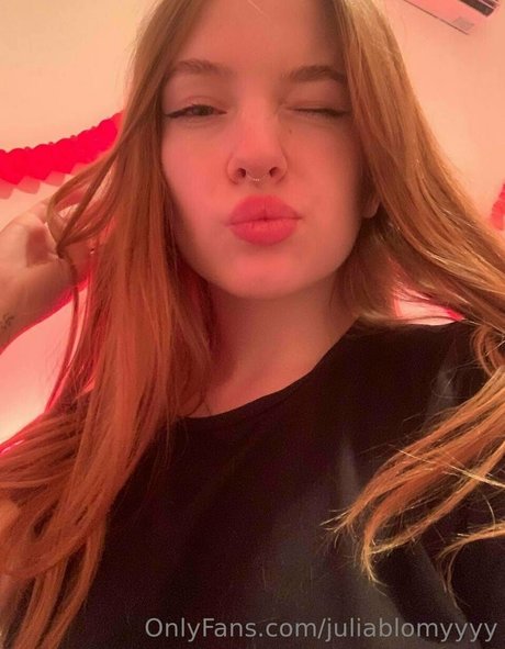 juliablomyyyy pornstar xxx image