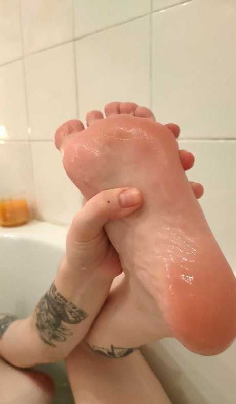 missdellavigne nudes star img