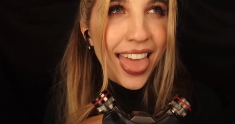 blonde trans onlyfans pretty photos