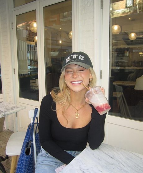 Audrey Trullinger star naked pic