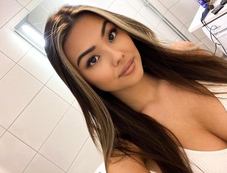 MichelleR sex pornstar img