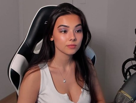 MichelleR pornstar photo