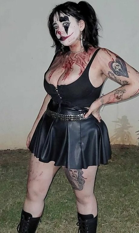 fefefer adult model picture