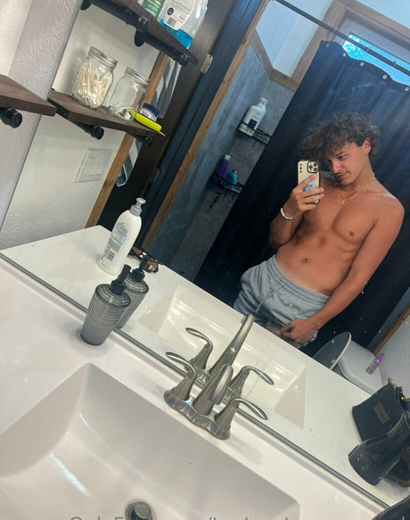 tooturntuncensored nudes star picture