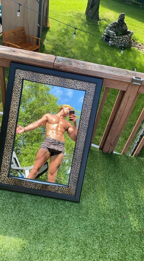 tooturntuncensored high quality star img