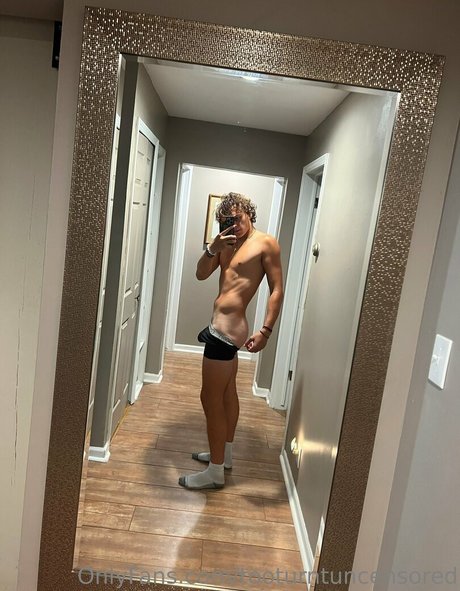 tooturntuncensored model pretty picture