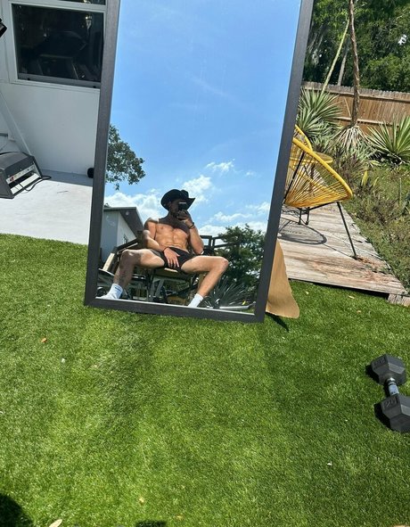 tooturntuncensored naked pornstar photos